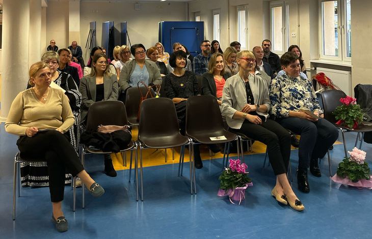 grono pedagogiczne podczas akademii z okazji święta KEN