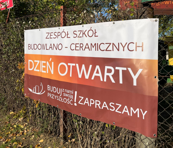 baner zapraszający na dzień otwarty