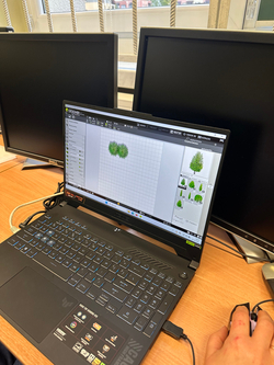 otwarty laptop z programem gardenfilia