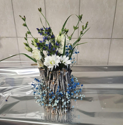 efekt pracy kursantki florystyki - bukiet kwiatów