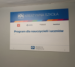 tabliczka w pracowni PGG Kreatywna Szkoła