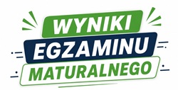 Baner ma nowoczesny, prosty i czytelny wygląd, przypominający graficzne ogłoszenie lub nagłówek informacyjny. Tło: białe, dzięki czemu całość jest lekka i dobrze widoczna. Układ: trzy poziome, lekko nachylone paski ułożone jeden pod drugim, co nadaje kompozycji dynamiki. Kolorystyka: połączenie zieleni, granatu i bieli. Zieleń kojarzy się z pozytywnym wynikiem i sukcesem, a granat dodaje profesjonalnego charakteru. Napis: duże, pogrubione litery bezszeryfowe tworzą hasło „WYNIKI EGZAMINU MATURALNEGO”. Tekst jest bardzo czytelny nawet z większej odległości. Elementy dekoracyjne: po bokach znajdują się subtelne graficzne akcenty w postaci krótkich kresek i promieni, które podkreślają ważność informacji, ale nie przytłaczają projektu. Styl: minimalistyczny, nowoczesny i przyjazny dla odbiorcy. Baner sprawdzi się jako grafika na stronę internetową szkoły, w mediach społecznościowych, na monitorach informacyjnych lub jako wydrukowane ogłoszenie.